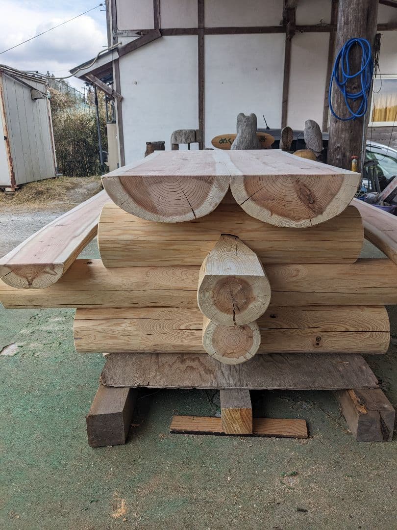 ハンドカットログテーブル（8人掛け）