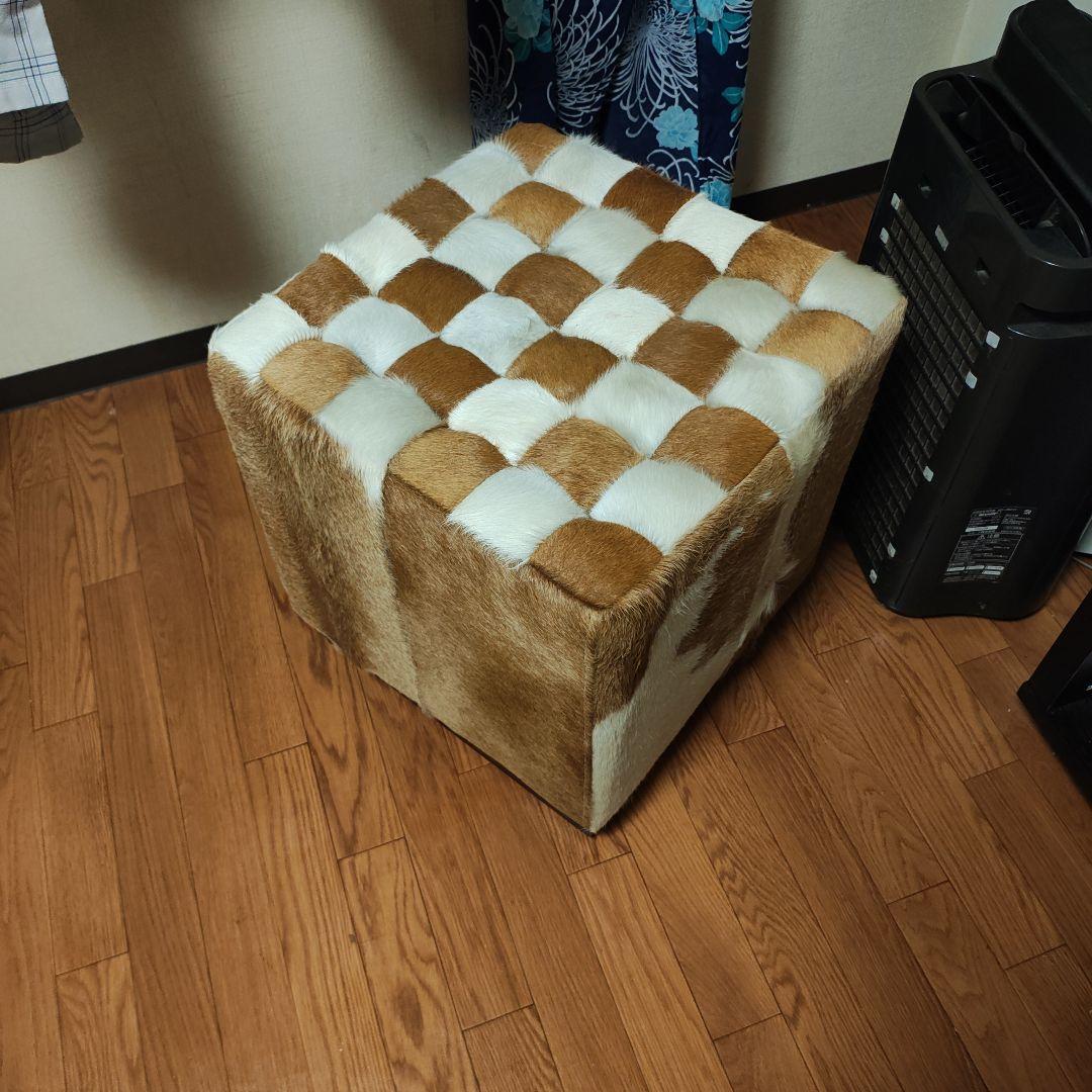 ミース ・ファン・デル・ローエ作 バルセロナ　キューブ ポニースキン