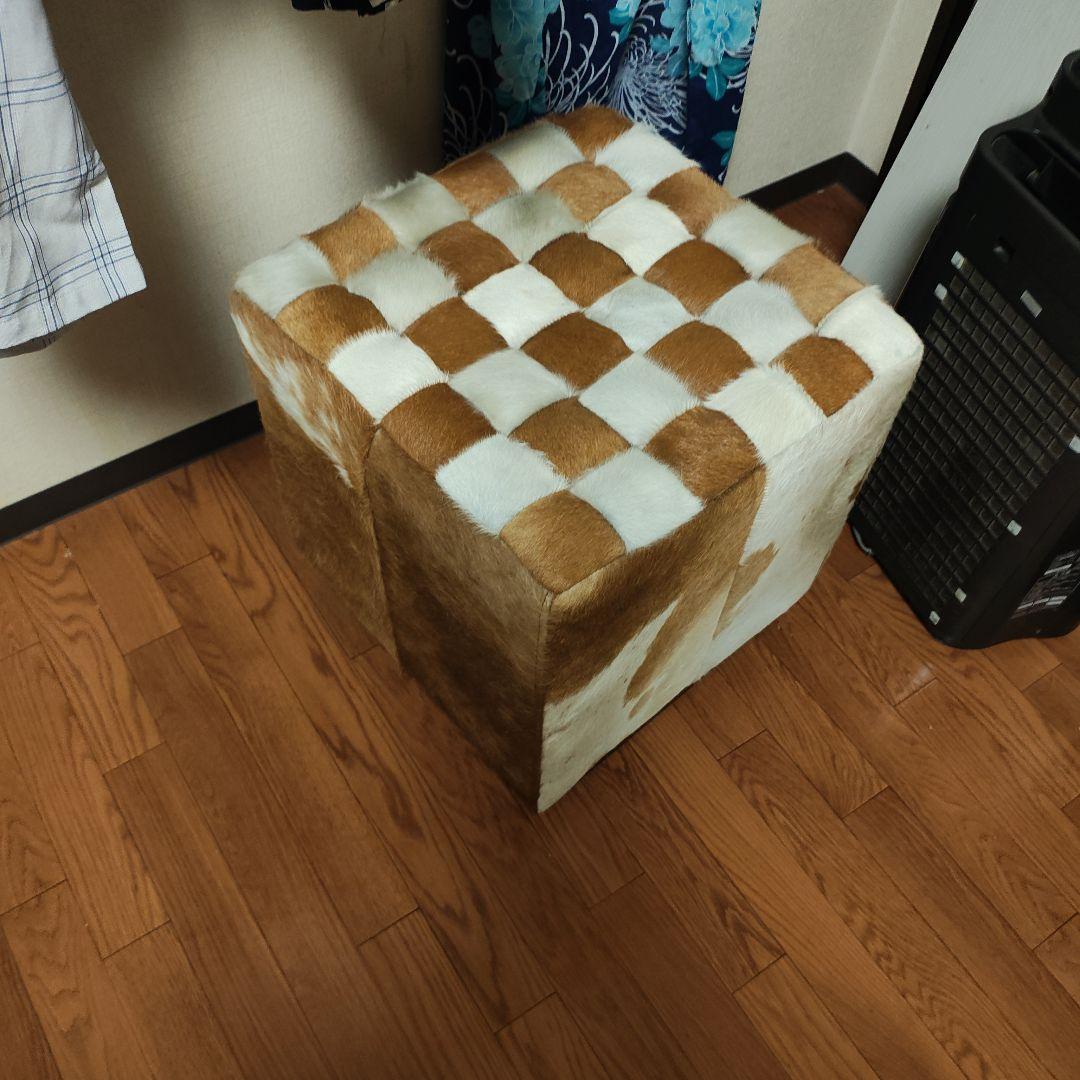 ミース ・ファン・デル・ローエ作 バルセロナ　キューブ ポニースキン