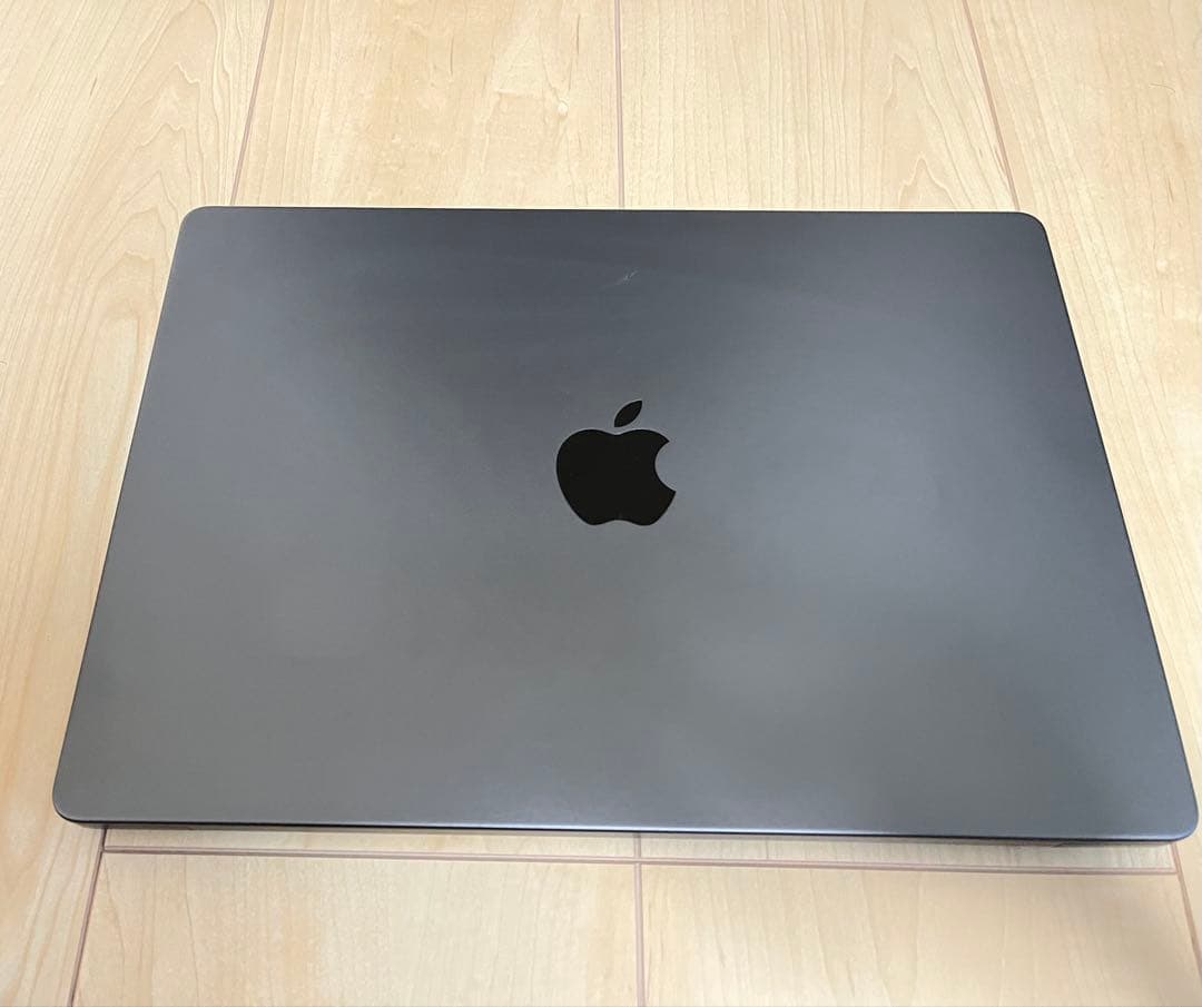 美品　MacBook Pro 14.2 M4 16GB 512GB