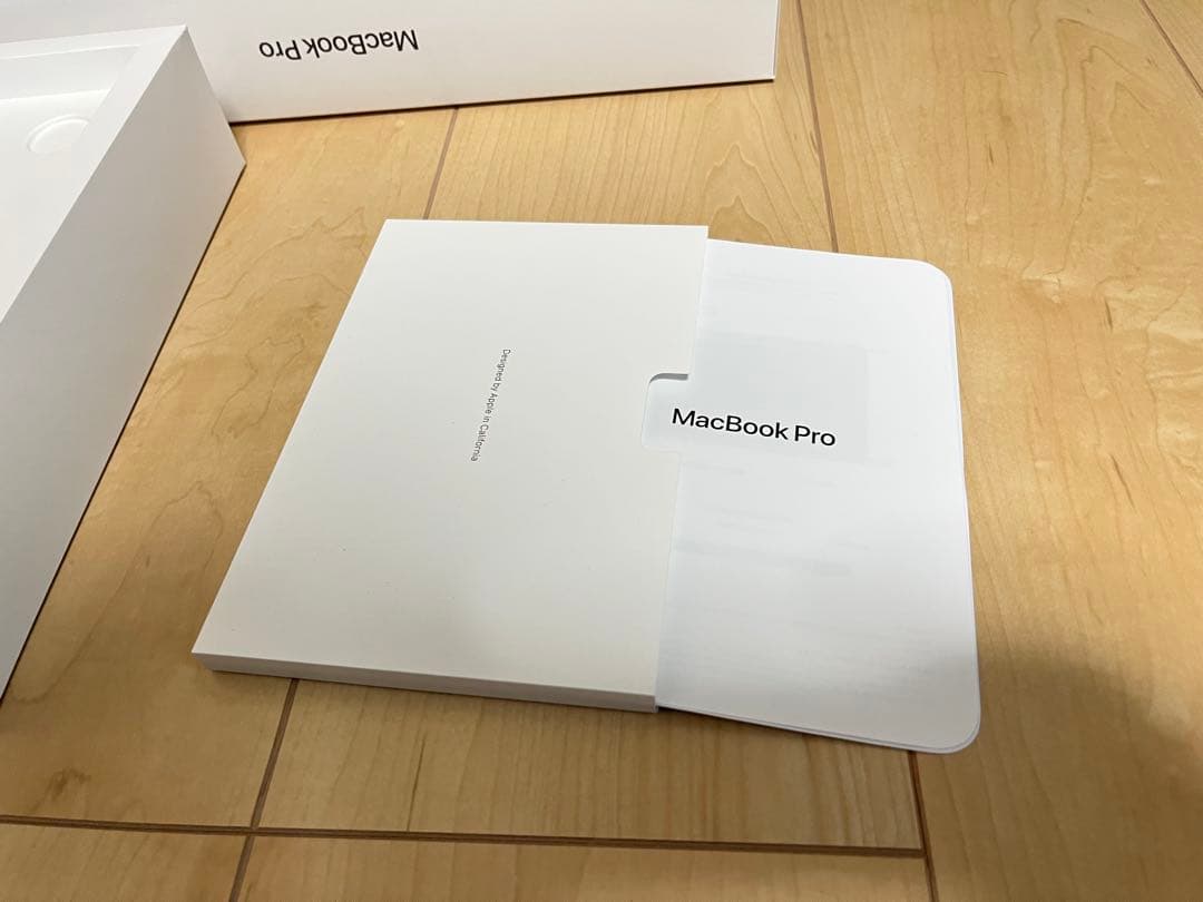 美品　MacBook Pro 14.2 M4 16GB 512GB
