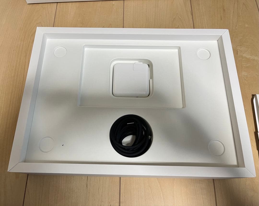 美品　MacBook Pro 14.2 M4 16GB 512GB