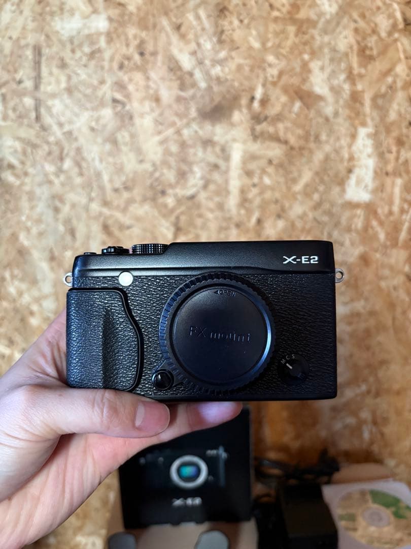 値下げ中【超美品】FUJIFILM X-E2 ボディ おまけ付き