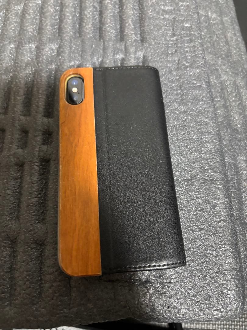 【限界値下げ】Apple iPhone X SIMロックなし　ケース付き