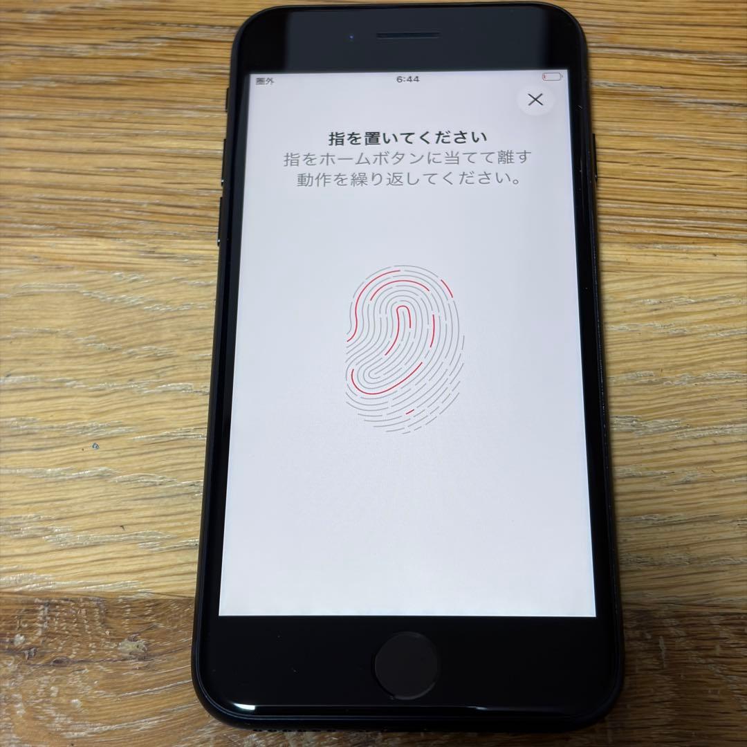 バッテリー新品　iPhoneSE第3世代64GB SIMフリー　美品