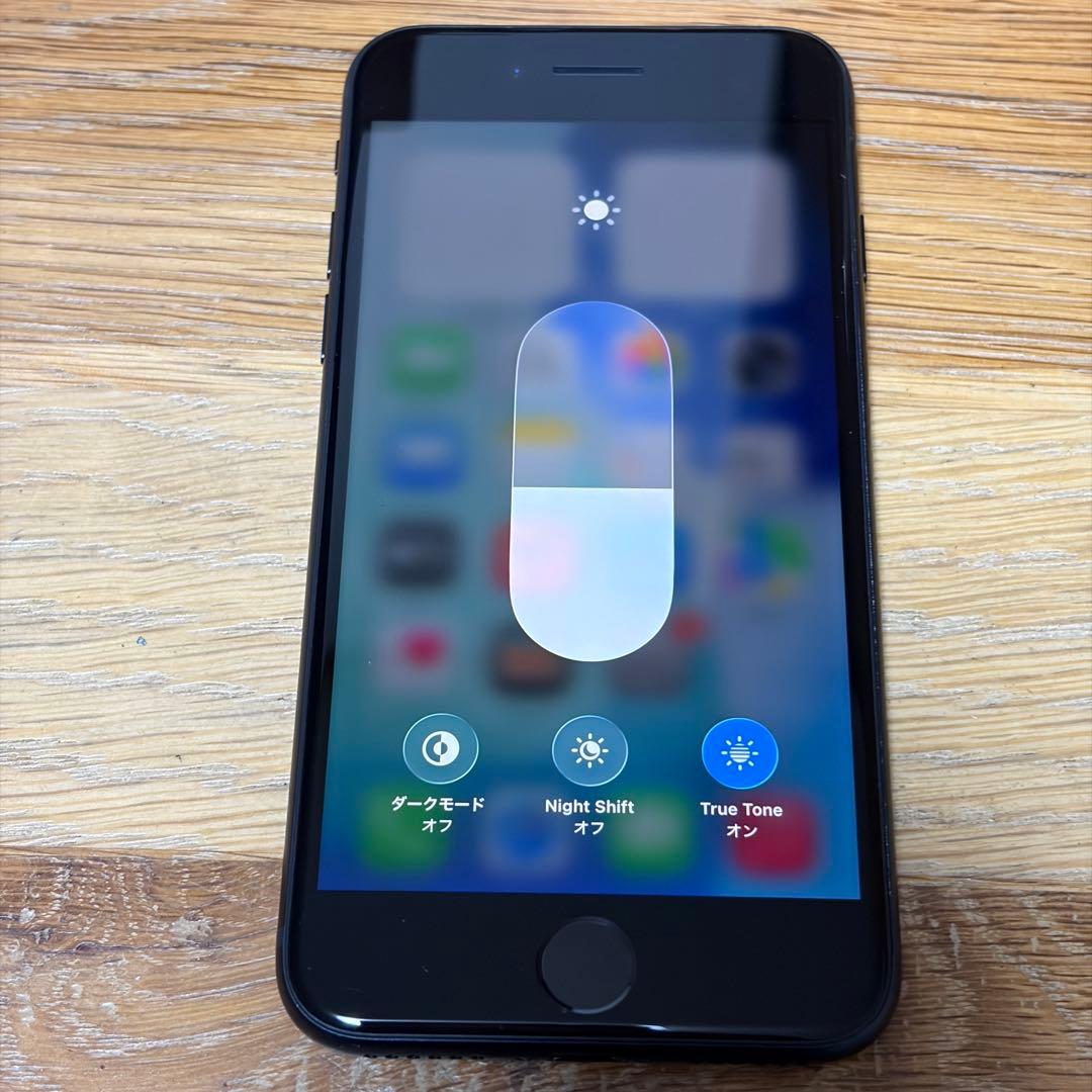 バッテリー新品　iPhoneSE第3世代64GB SIMフリー　美品