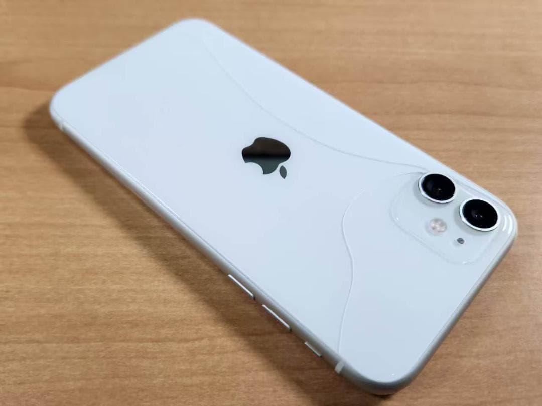 031900N iPhone 11 A2221 256GB ジャンク
