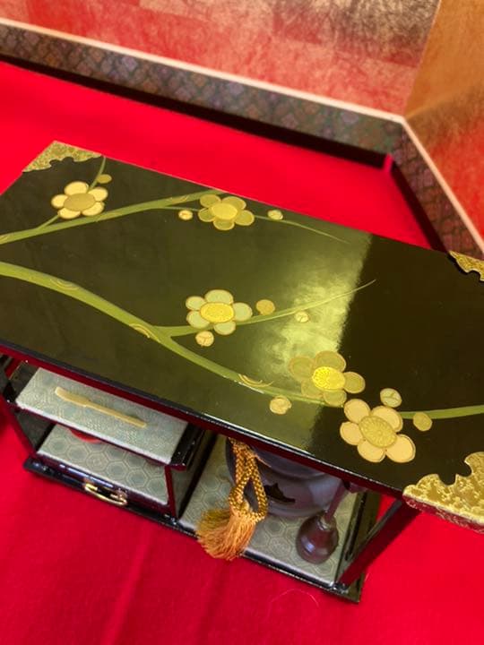 雛人形用(7段飾用)高級黒塗り蒔絵付道具セット