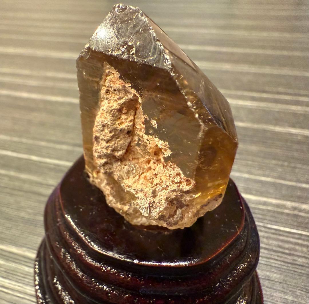 太陽放射ルチル 一部磨き タイチンルチル ガーデンルチル 原石 台座付き 天然石