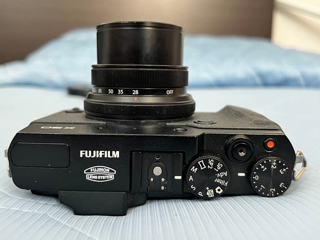 大人気！FUJIFILM フジフィルム X30 コンデジ ブラック