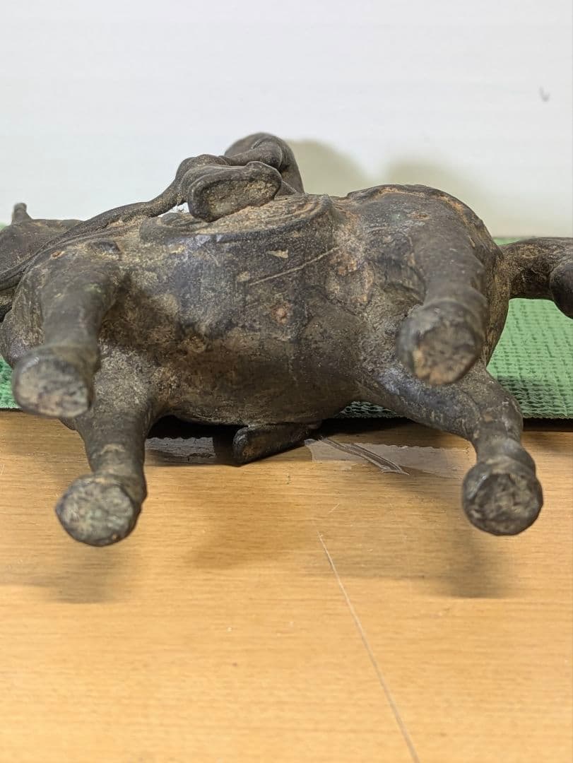 仏教美術における釈迦の出家シーンを描いた「四門出遊」に関連する釈迦像である