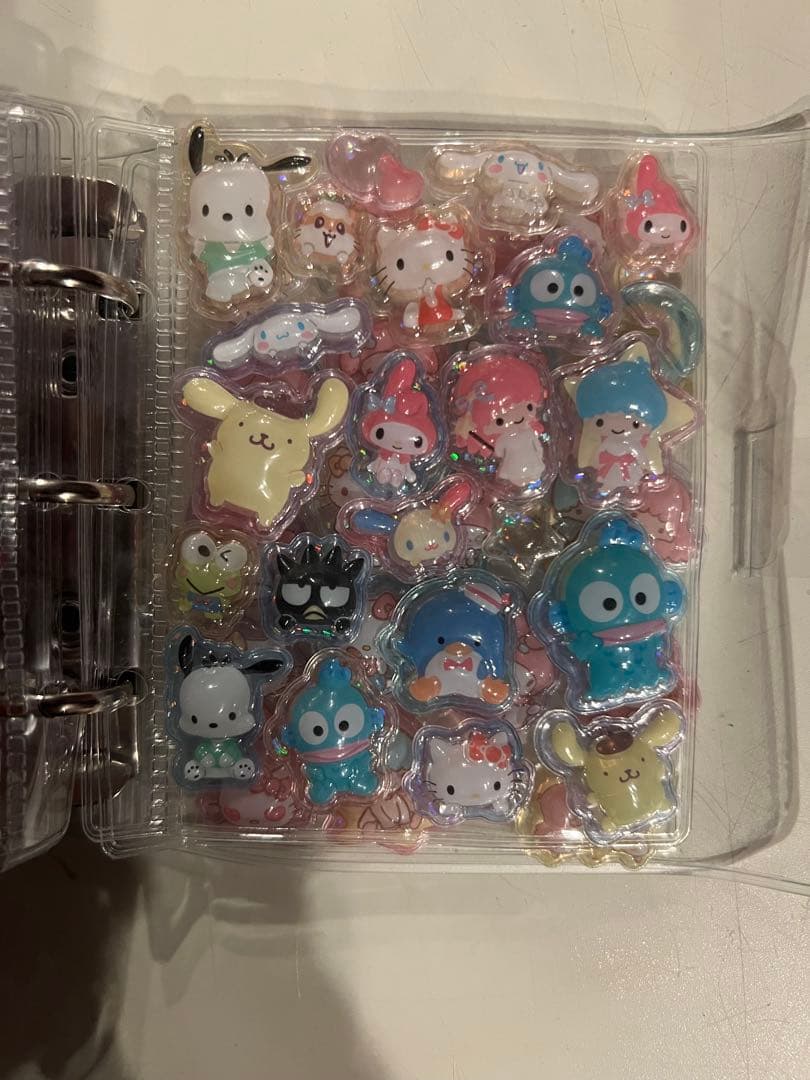 キラキラ可愛いシール帳完成品 はぴだんぶい きてぃーちゃん くろみ マイメロ