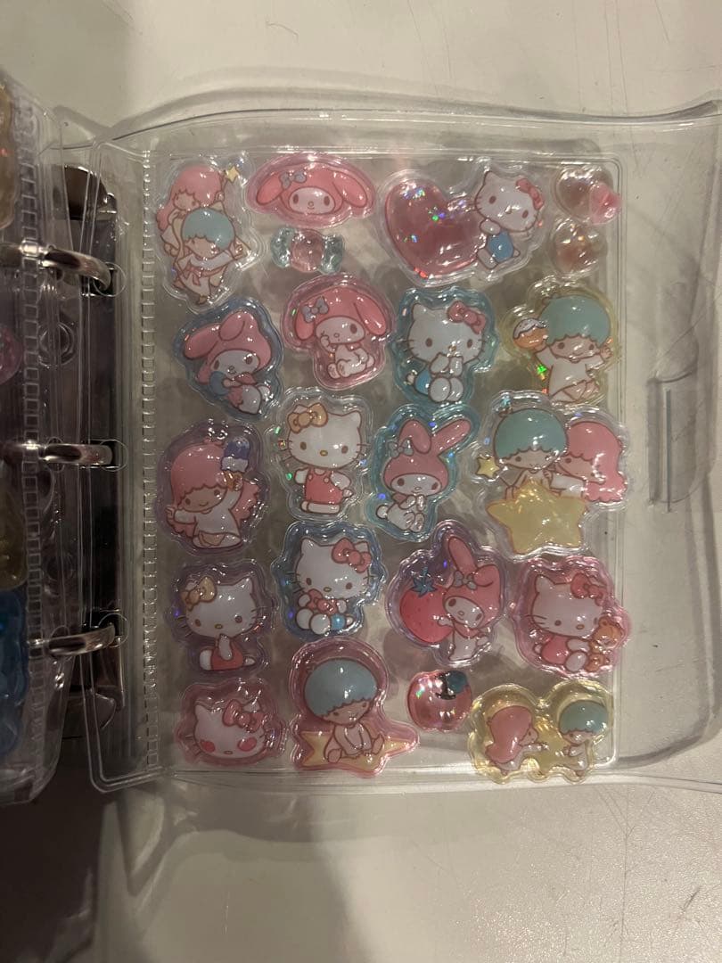 キラキラ可愛いシール帳完成品 はぴだんぶい きてぃーちゃん くろみ マイメロ