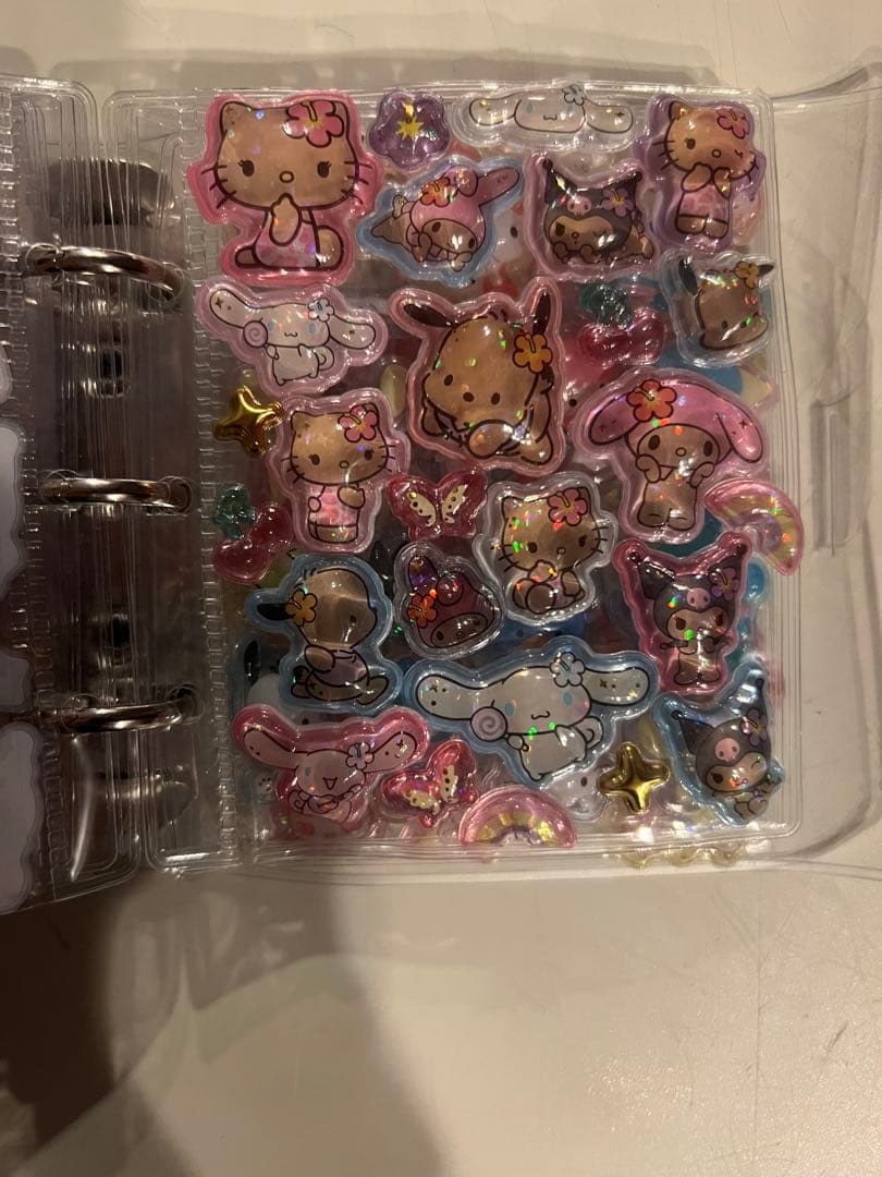 キラキラ可愛いシール帳完成品 はぴだんぶい きてぃーちゃん くろみ マイメロ