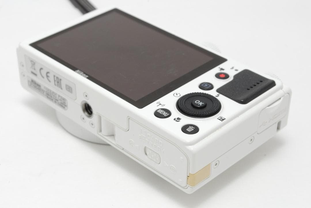 Nikon COOLPIX P340 ホワイト　動作確認済み