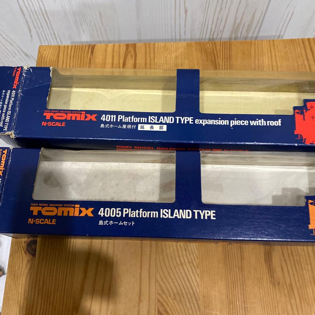 トミックス　列車4台　ホーム２つ　箱いりレール　箱なしレールつき