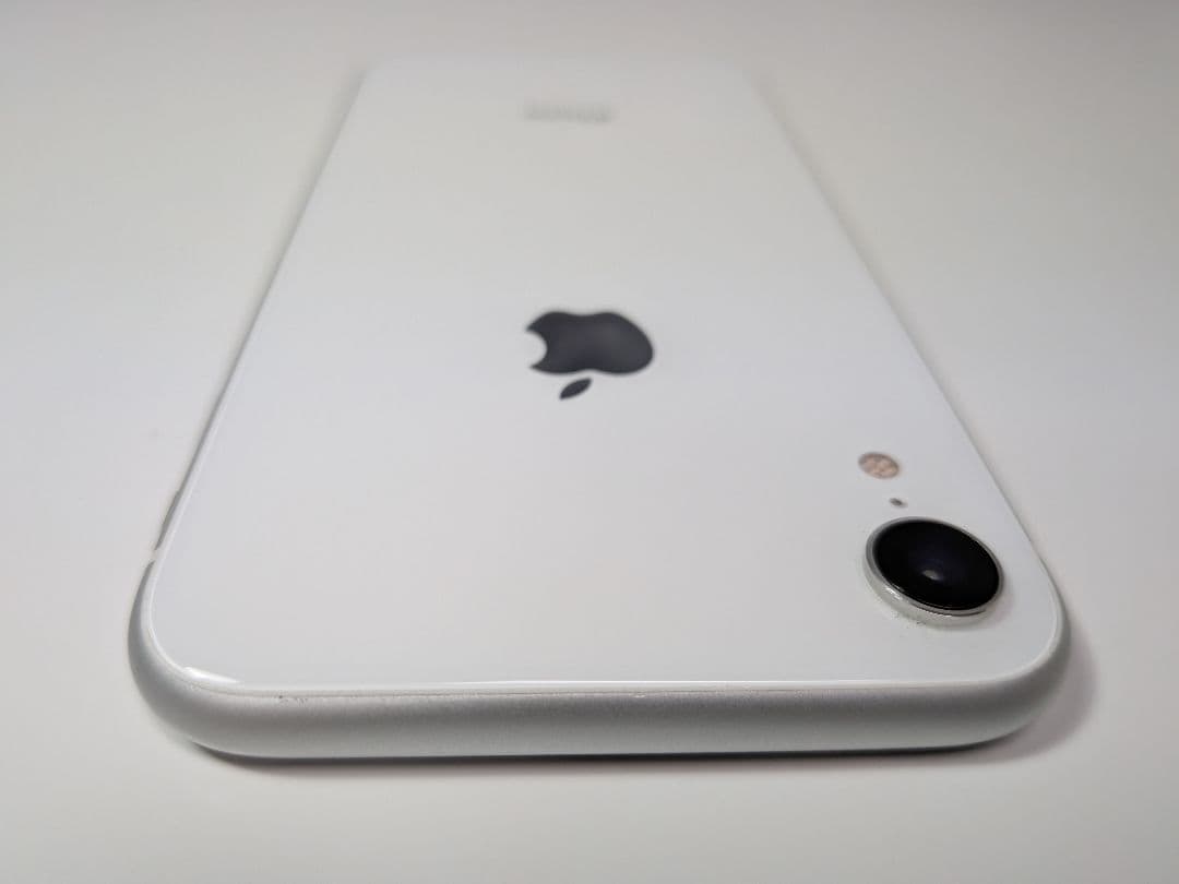 ⑥Apple iPhoneXR 64GB ホワイト バッテリー90％