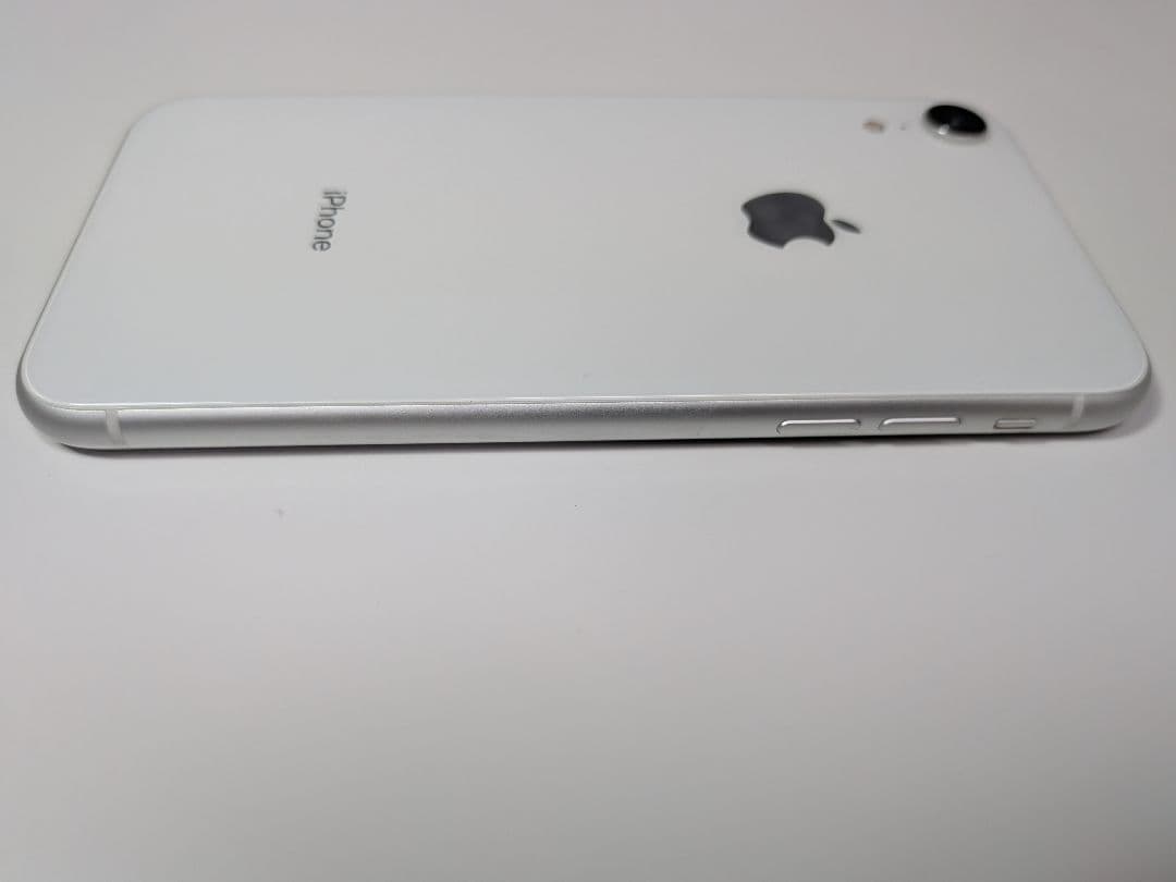 ⑥Apple iPhoneXR 64GB ホワイト バッテリー90％