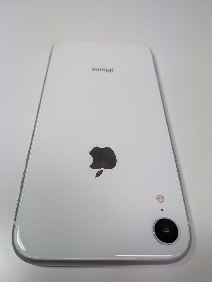 ⑥Apple iPhoneXR 64GB ホワイト バッテリー90％