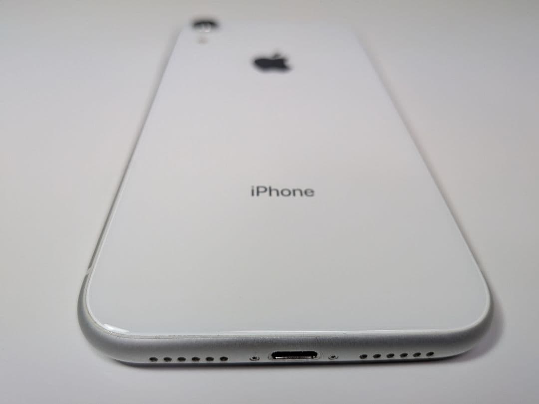 ⑥Apple iPhoneXR 64GB ホワイト バッテリー90％