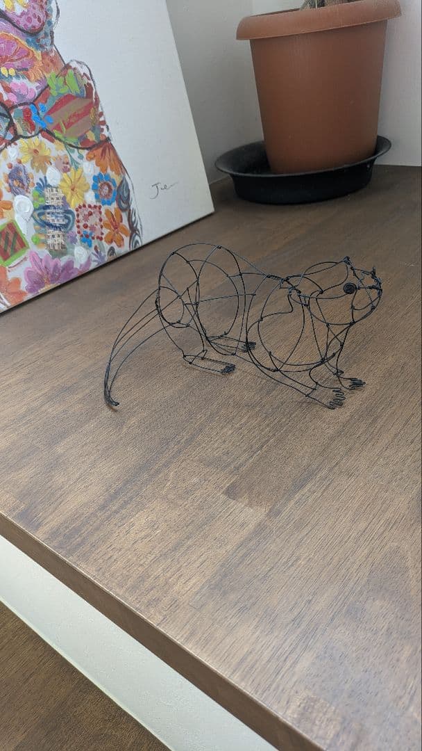 コツメカワウソのワイヤーアート