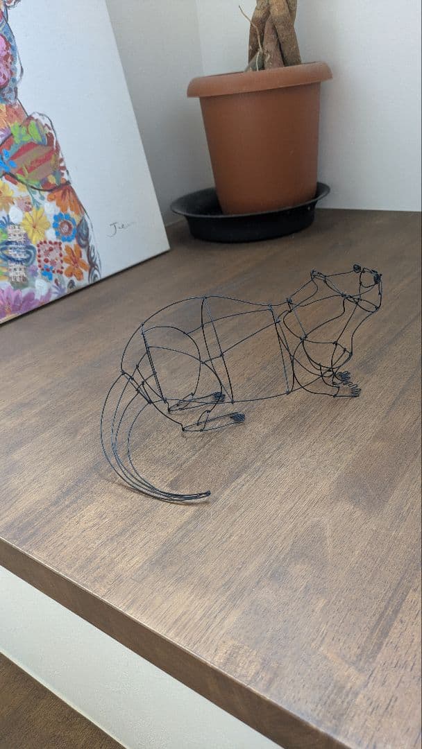 コツメカワウソのワイヤーアート