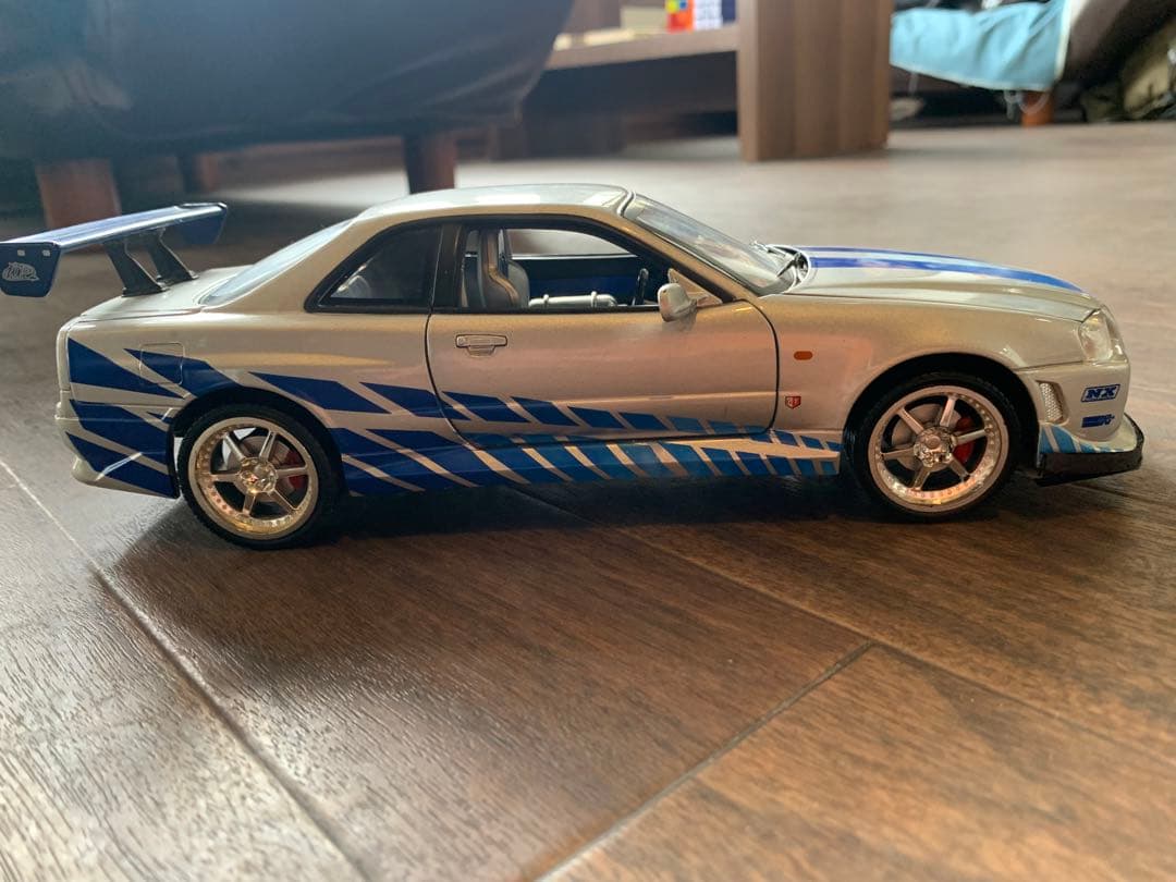 ワイルドスピード1/18ブライアンスカイラインGT-R