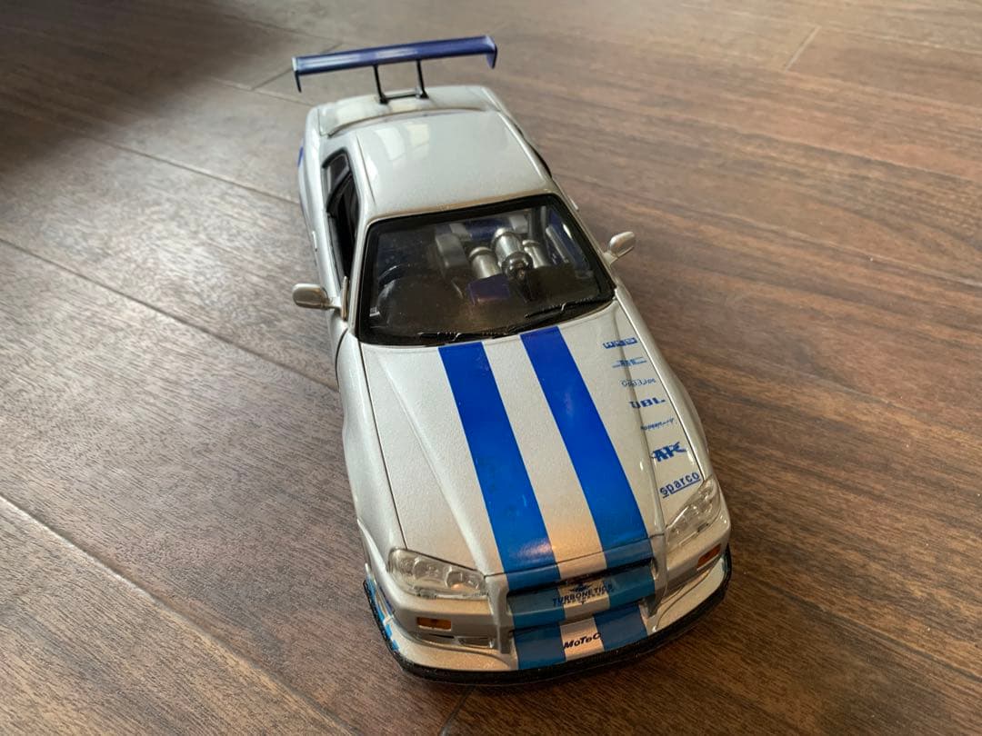 ワイルドスピード1/18ブライアンスカイラインGT-R