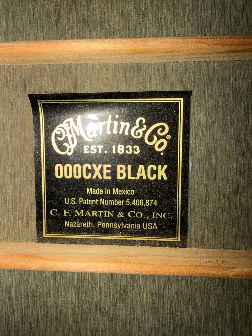 C. F. Martin & Co. 000CXE BLACK（エレアコ）