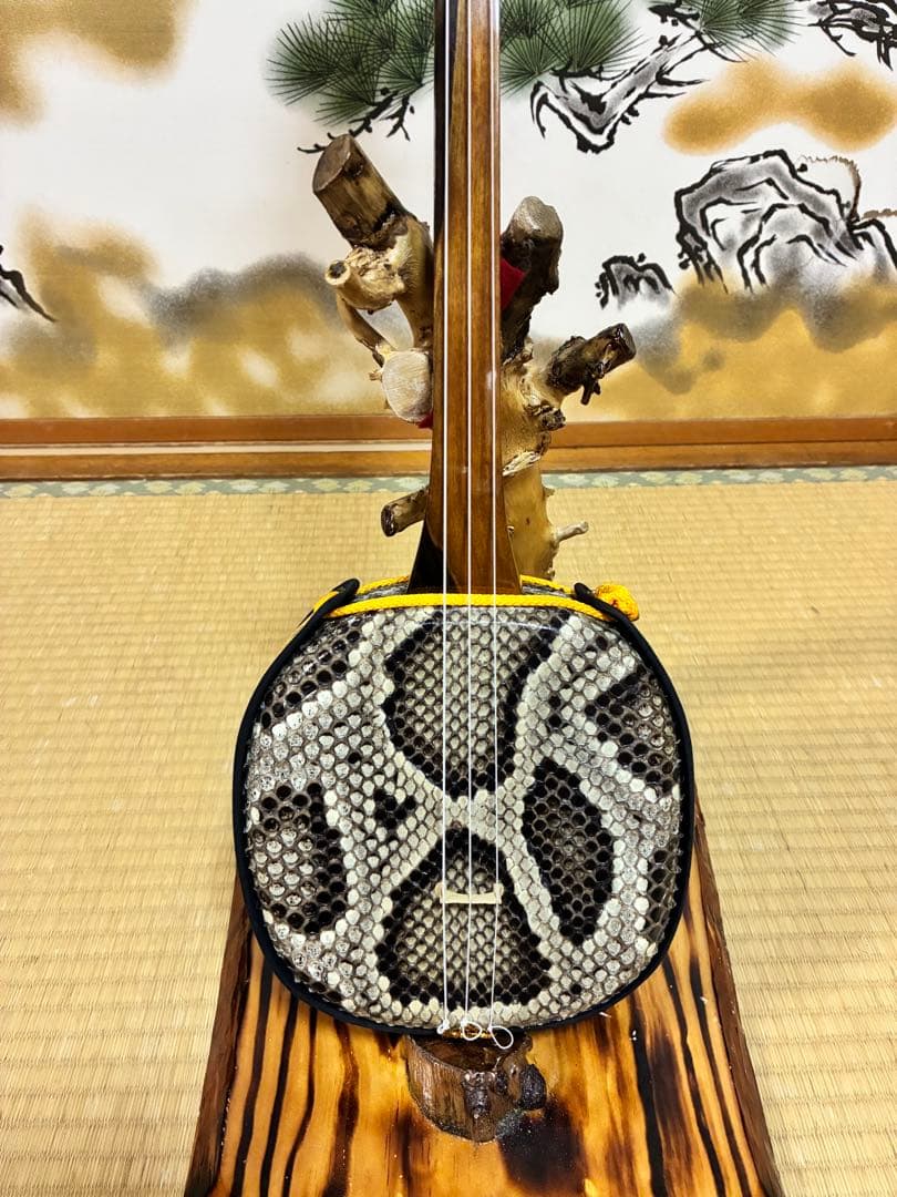 沖縄三線！上質黒木カマゴン！与那城型！本張り【一枚張り】