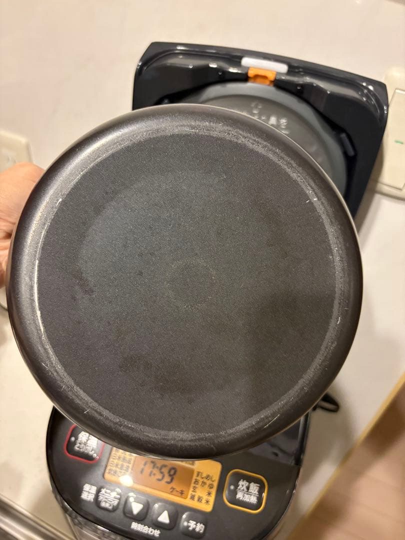 3ヶ月のみ使用！象印 マホービンNL-DT10 炊飯器 黒