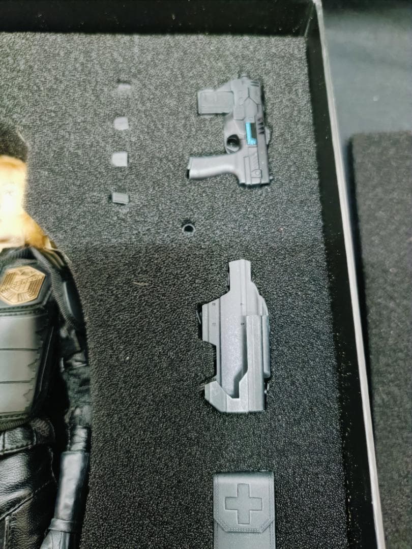 ART-FIGURES　ジャッジドレッド COP-FEMALE