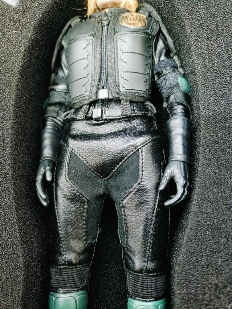 ART-FIGURES　ジャッジドレッド COP-FEMALE