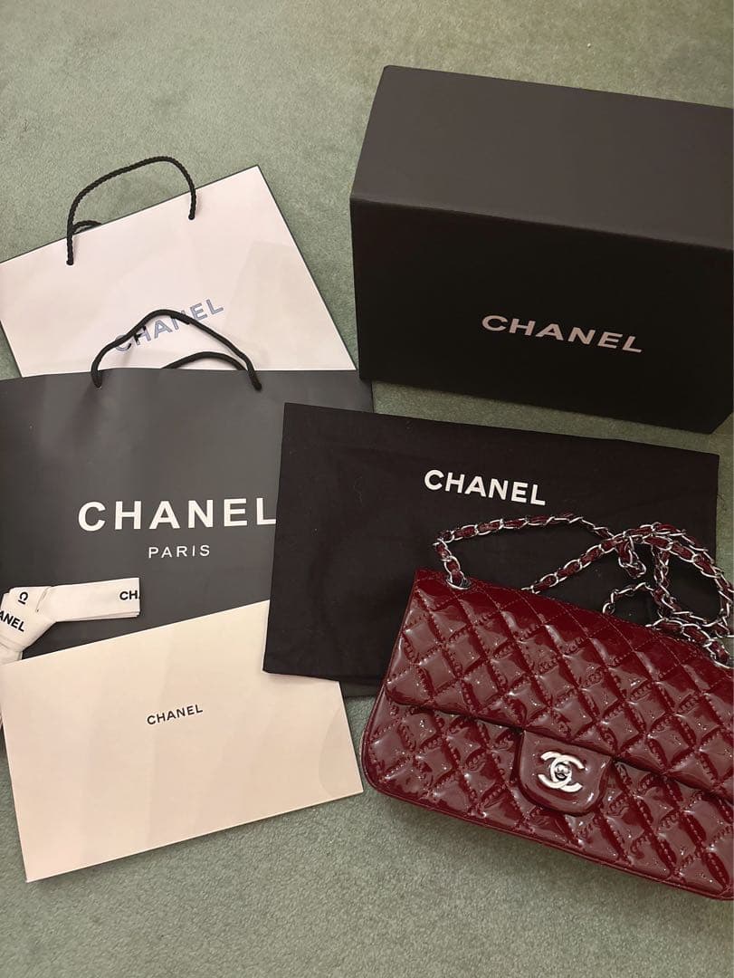 ♡希少♡新品♡CHANELワインレッドエナメルチェーンショルダーバッグ25