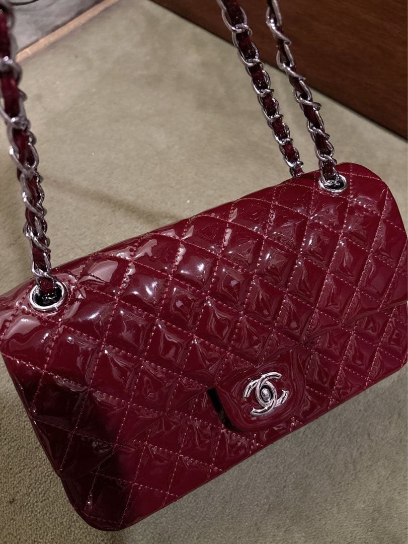 ♡希少♡新品♡CHANELワインレッドエナメルチェーンショルダーバッグ25