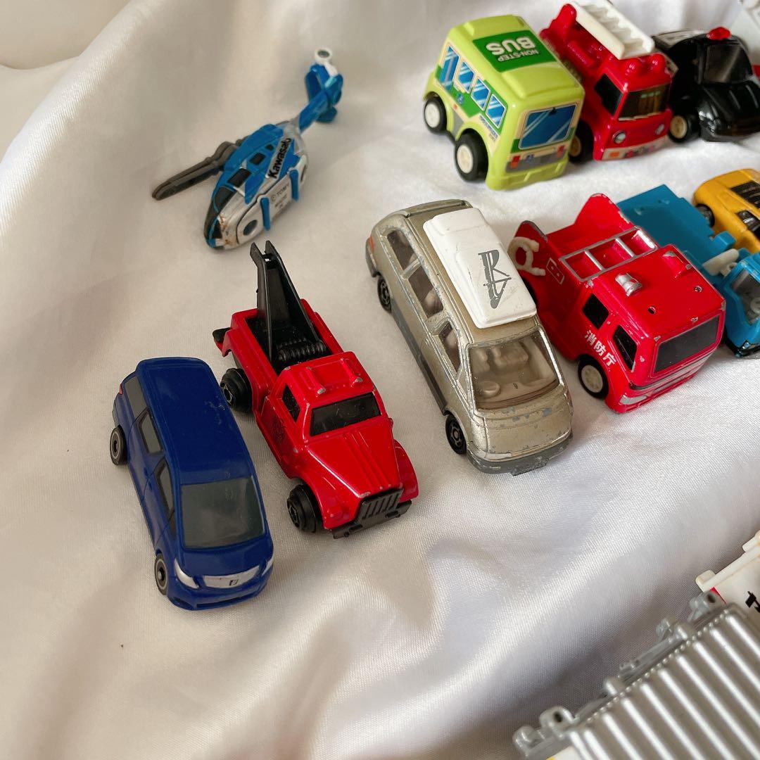 ミニカー まとめ売り トミカなど 59台 ヘリコプター1台 おもちゃ