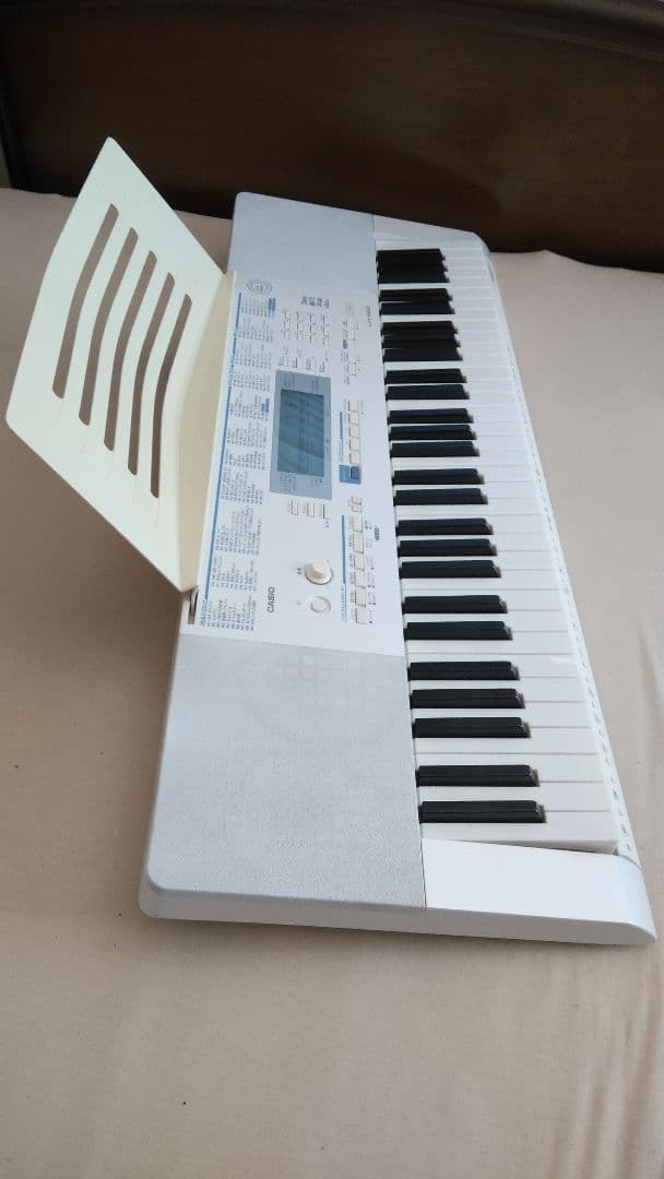 CASIO 光ナビゲーション キーボード 61鍵盤 LK-222