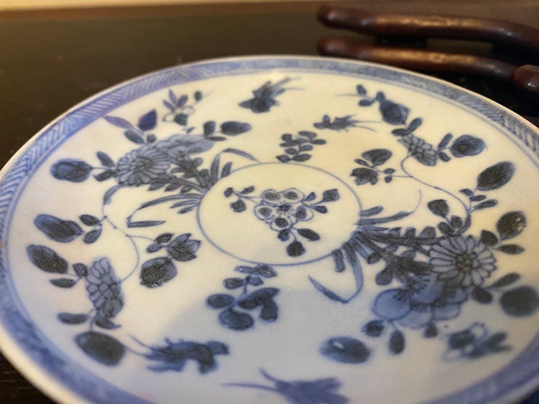 アンティーク・景徳鎮窯・古染付花鳥文・豆小皿•鑑賞スタンド付２点セット