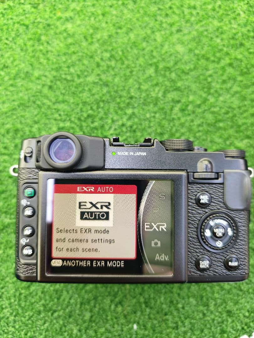 ★美品★　FUJIFILM　X10　デジタルカメラ