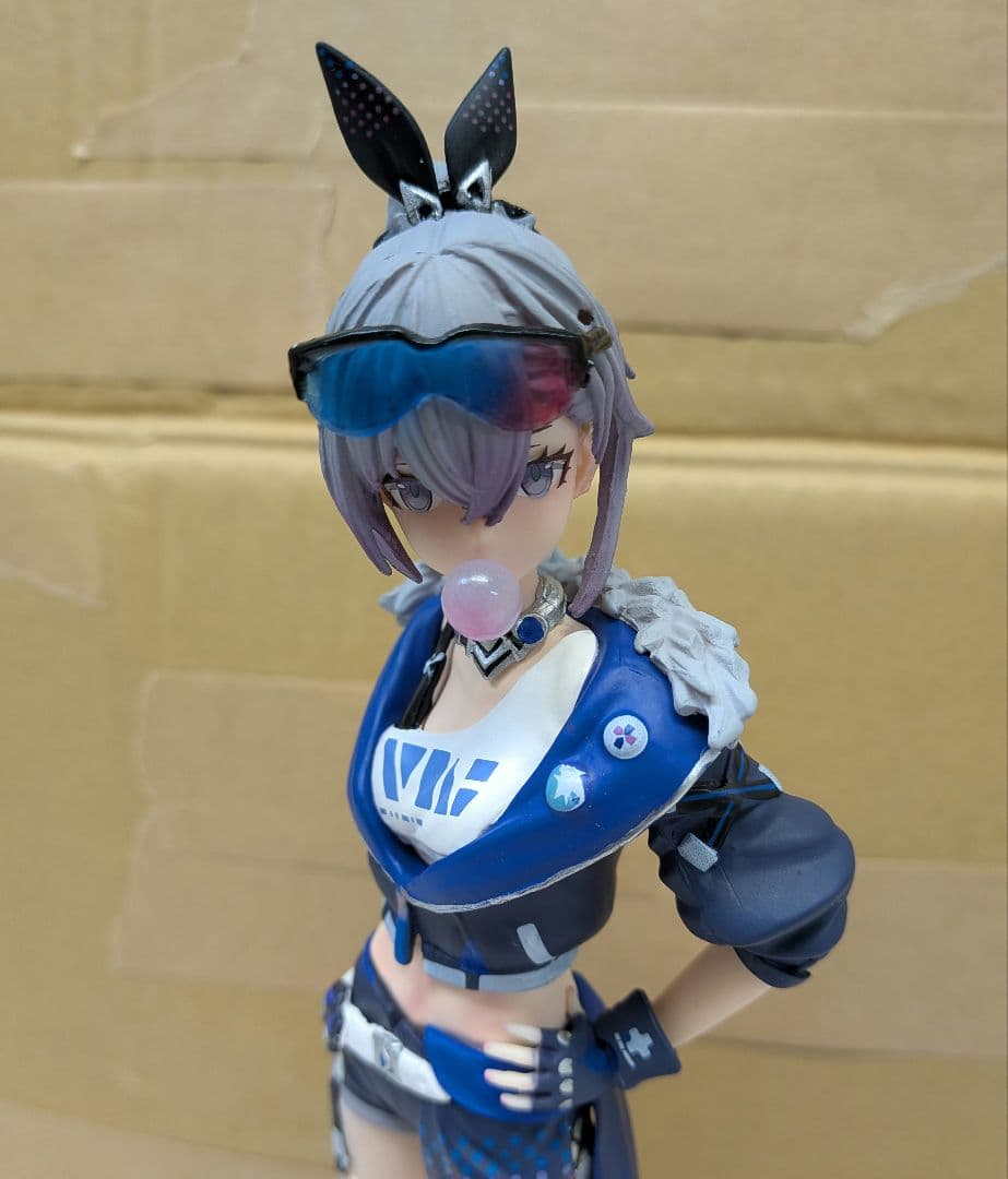 崩壊スターレイル　銀狼　フィギュア