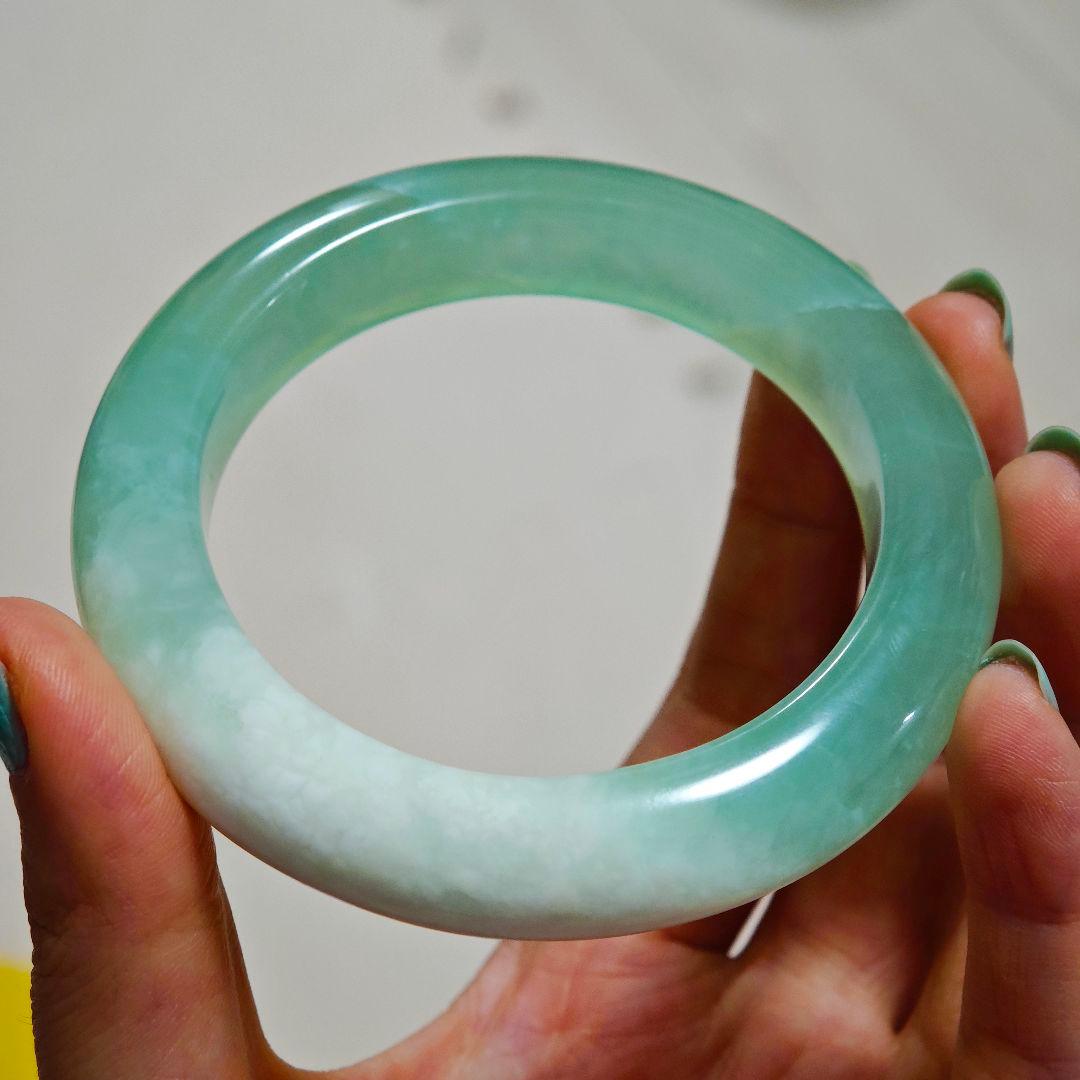 高品質 翡翠軟玉ネフライト 天青凍バングル 腕輪 岫玉57.4mm 68.6g