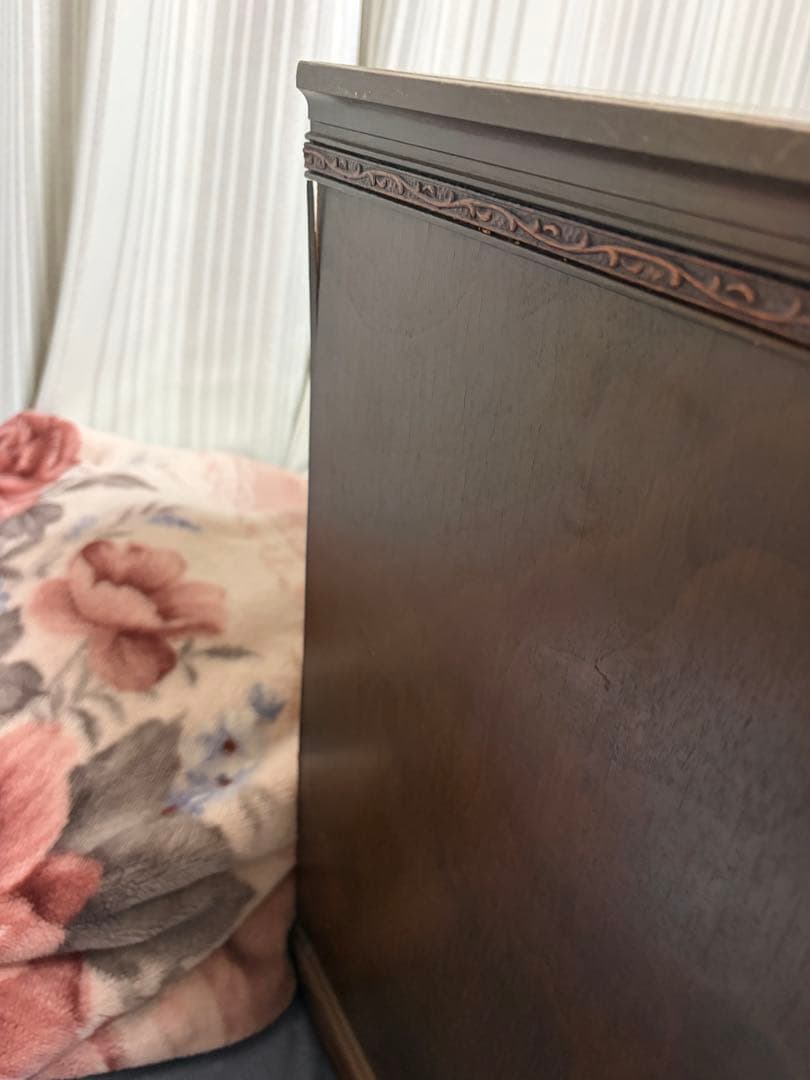 木製ガラス棚　幅105㎝　高さ55㎝　奥行き35㎝　木製ガラスキャビネット