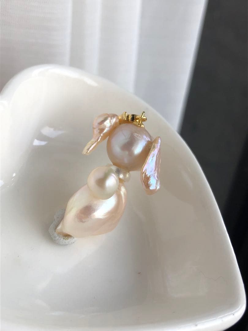 オリジナルデザイン　淡水バロックパールイヌちゃん　ネックレスペンダントトップ