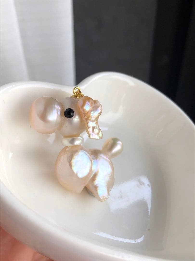 オリジナルデザイン　淡水バロックパールイヌちゃん　ネックレスペンダントトップ