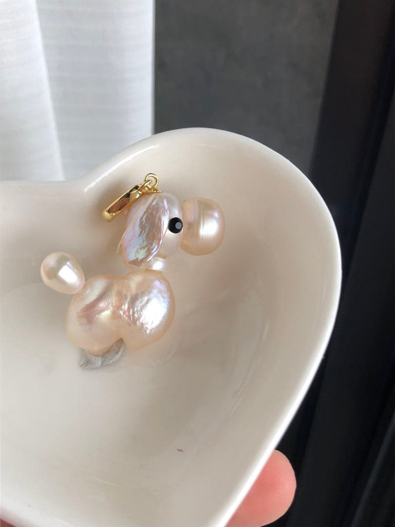 オリジナルデザイン　淡水バロックパールイヌちゃん　ネックレスペンダントトップ