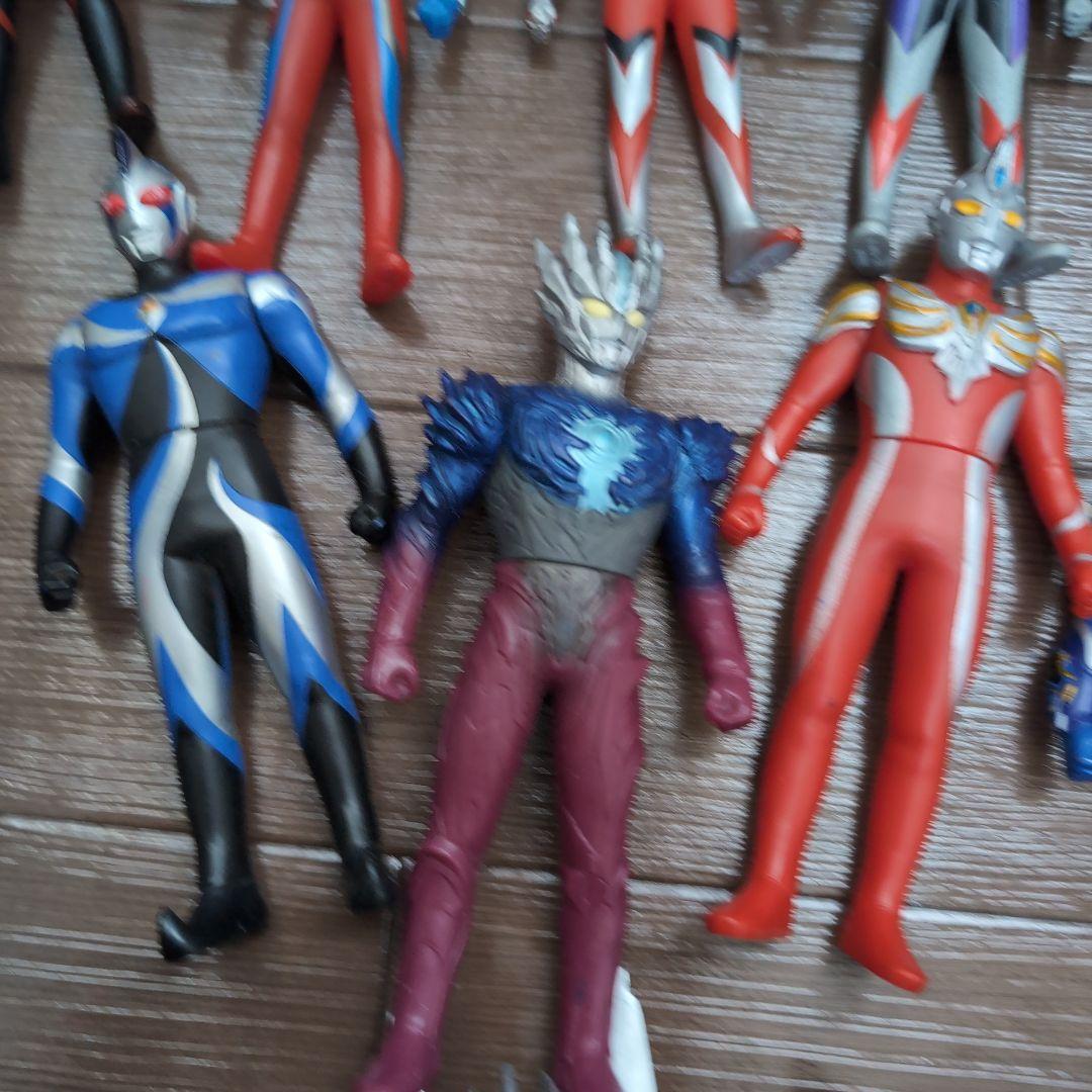 【フィギュア大量】ウルトラマン24体 ウルトラ怪獣20体 ソフビまとめ売り