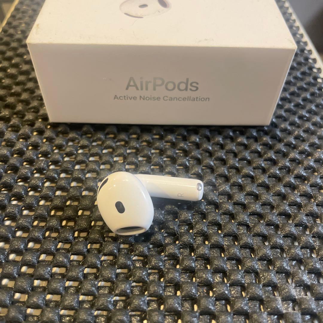 値下げApple AirPods 第4世代　A3055右耳 ノイキャン付き