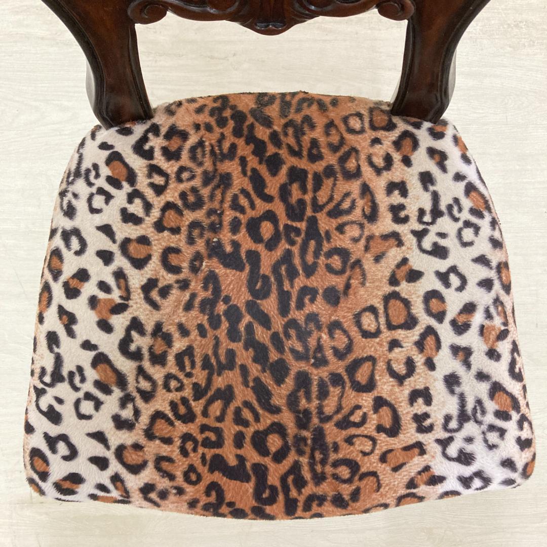 アンティーク調　アニマル柄　猫脚　ダイニングチェア　椅子　彫刻　２脚セット