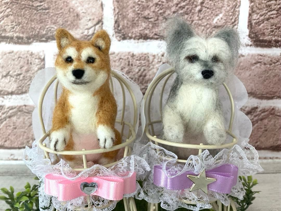 羊毛フェルト　ペットカートに乗る柴犬とMシュナウザー