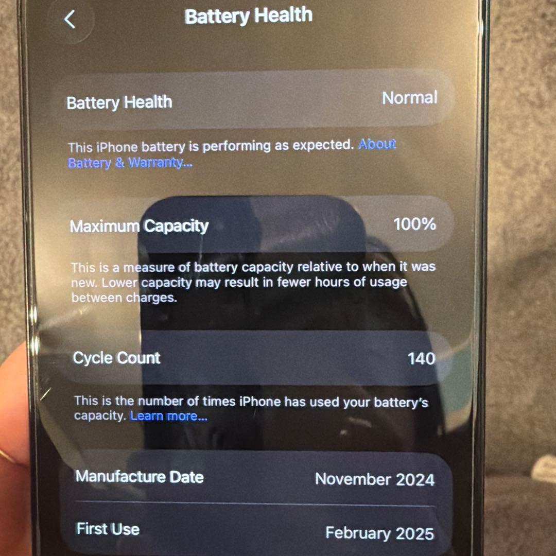 極美品 Apple iPhone 16 Pro 本体 海外SIMフリー